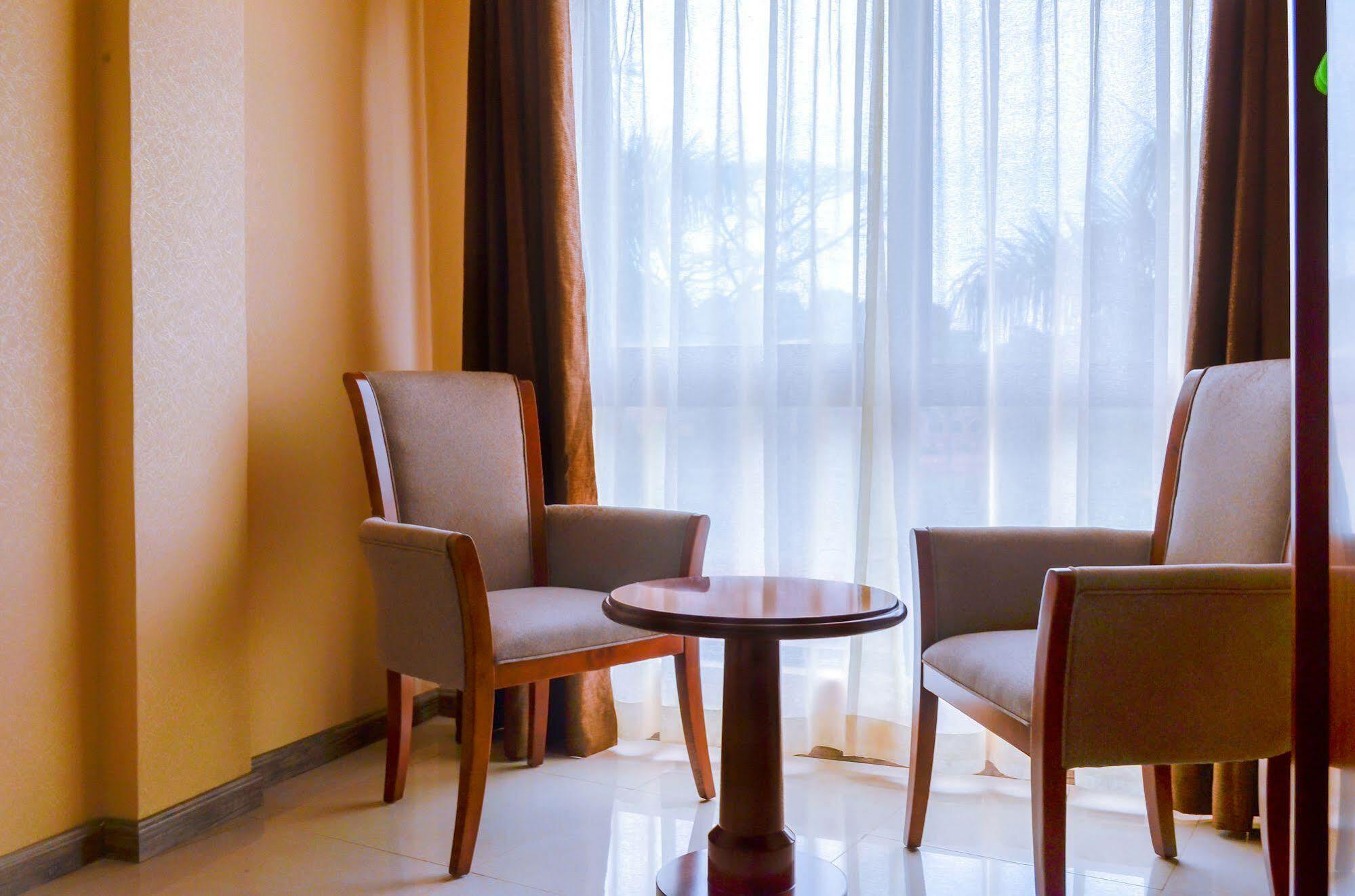 Hillside Plaza Hotel Kampala Exterior photo