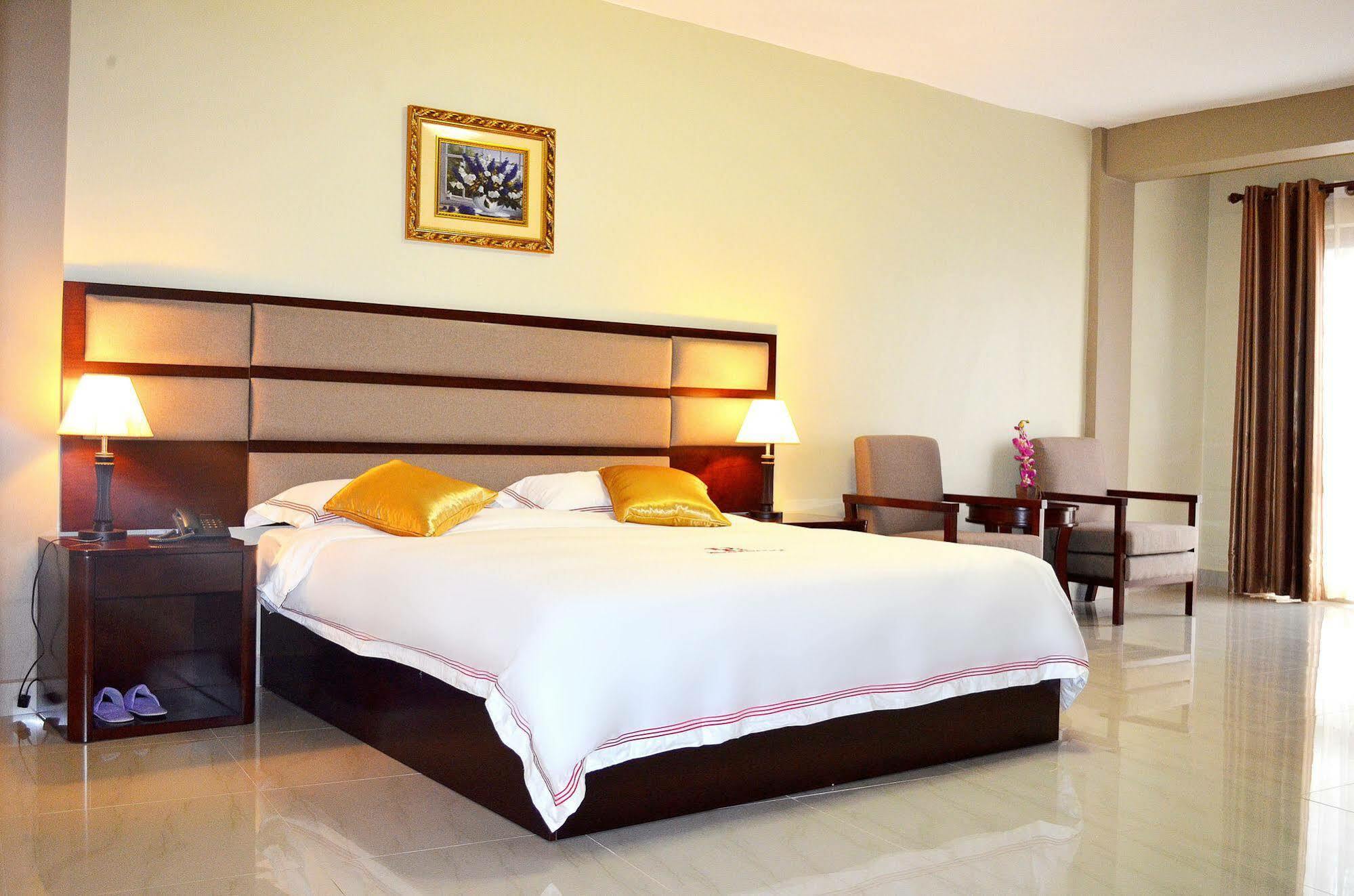 Hillside Plaza Hotel Kampala Exterior photo